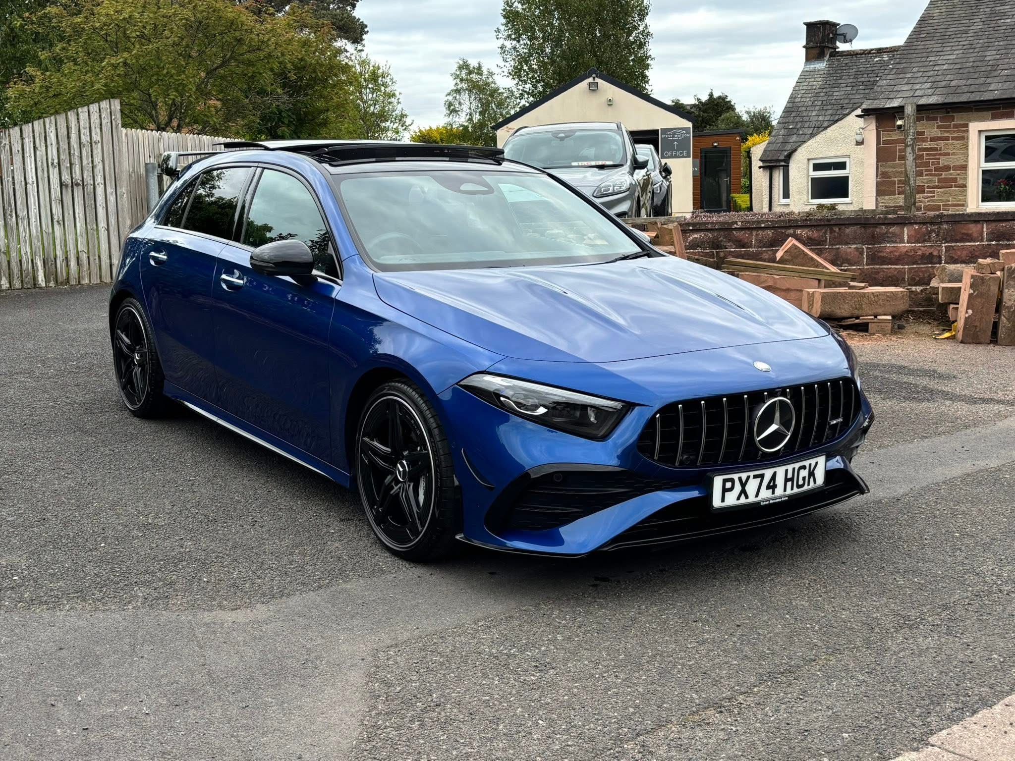 Mercedes-Benz vehicles at UK CAR HUB
