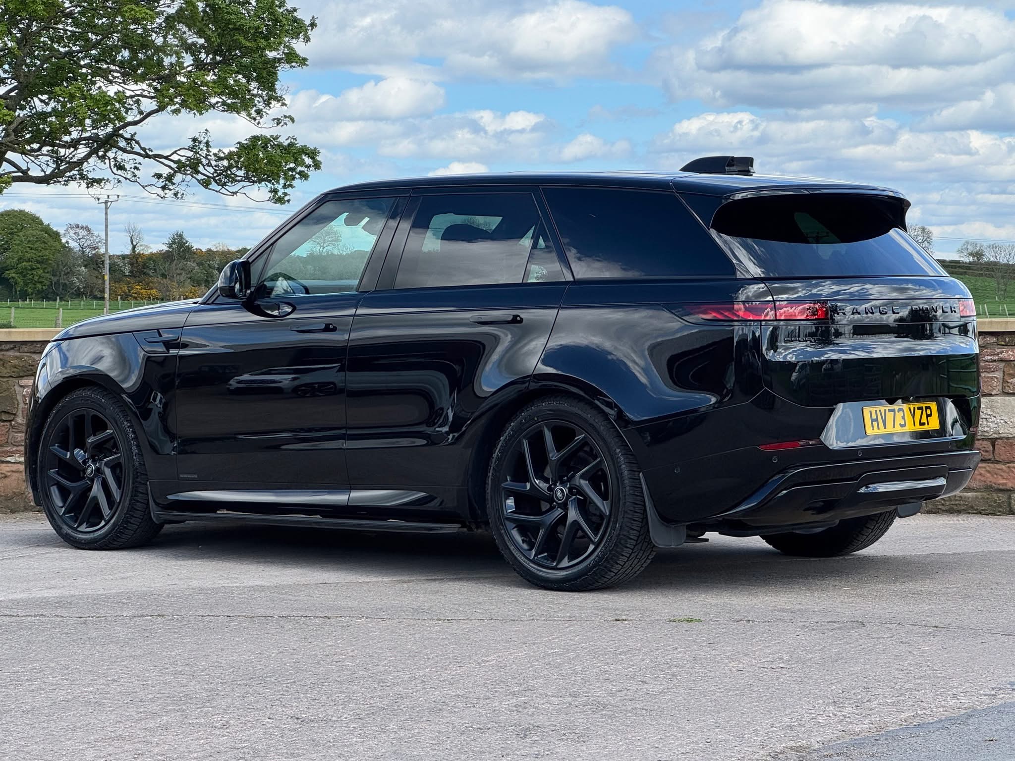 Range Rover  vehicles at UK CAR HUB