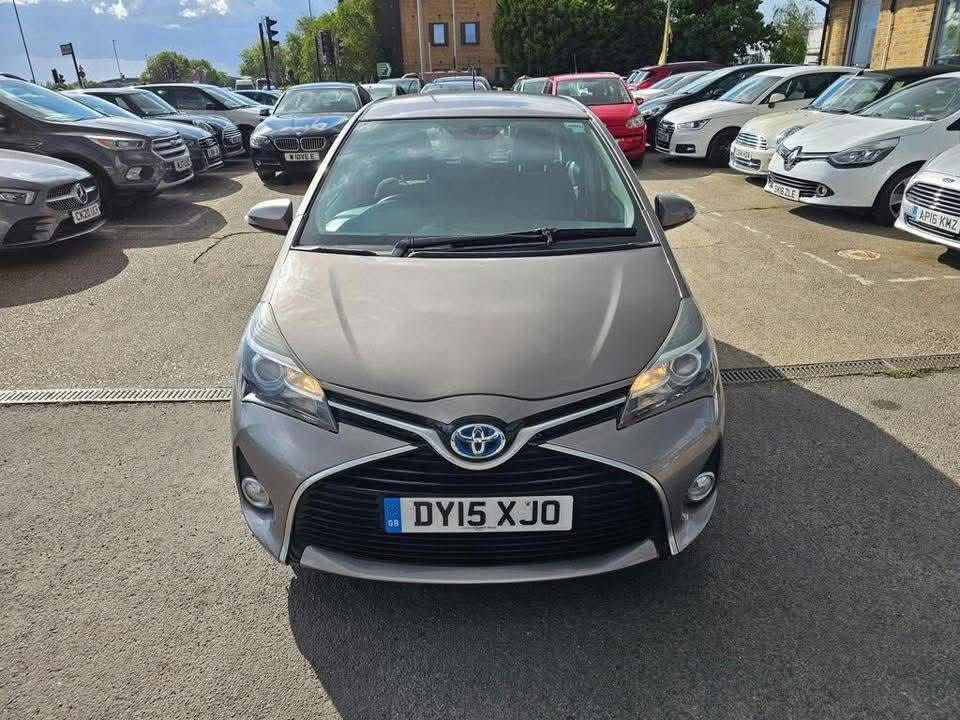 TOYOTA YARIS - LOW MILEAGE, RELIABLE & GREAT VALUE! Toyota Yaris 1.5 VVT-h Icon E-CVT Euro 6 5dr - Bronze 