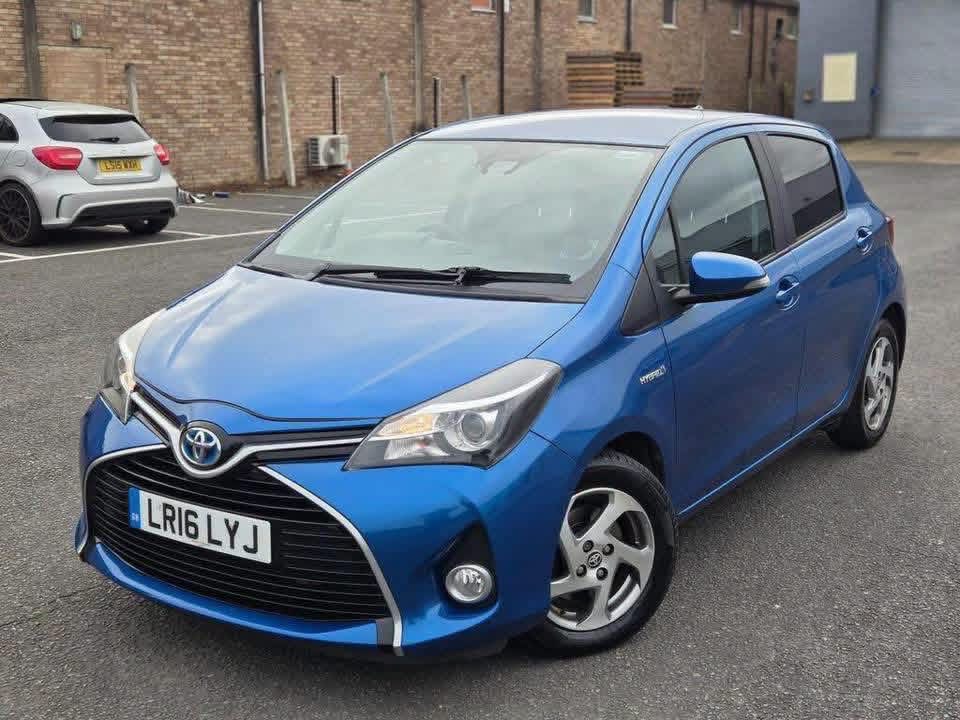 2016 Toyota Yaris 1.5 VVT-h Icon E-CVT Euro 6 5dr Safety Sense - Blue Hatchback 