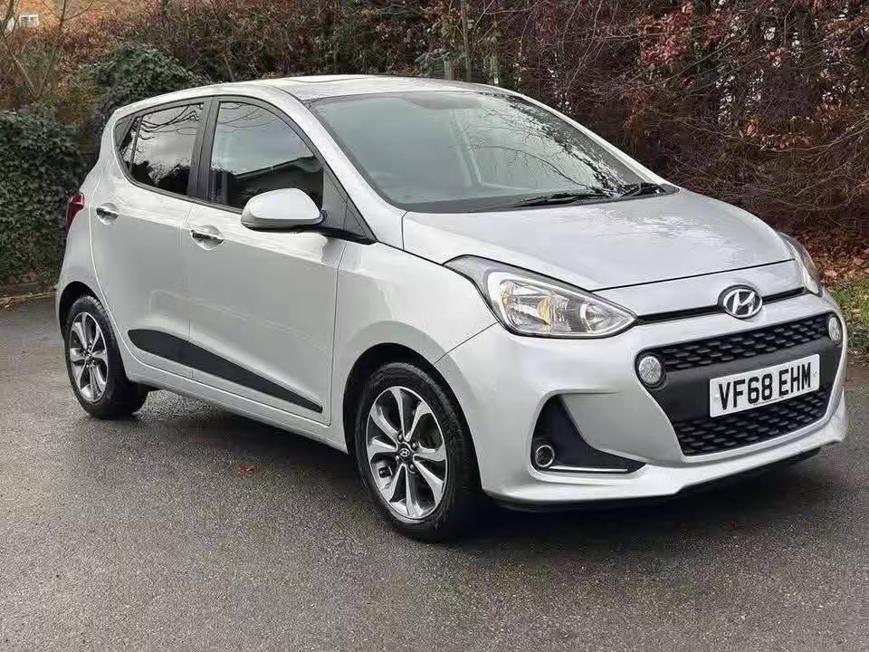 Hyundai i10 1.2 Premium SE Auto (2019) - Low Mileage - Silver Hatchback 